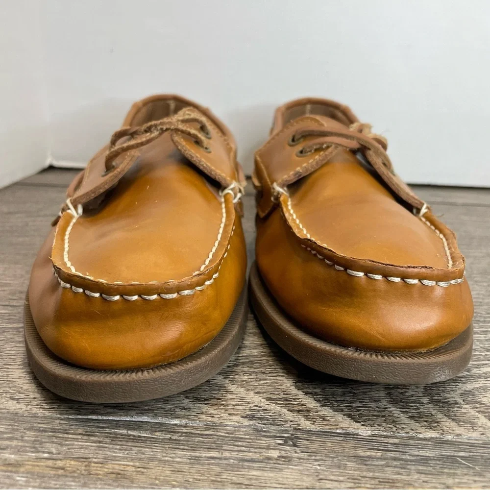Tommy Hilfiger TMBOWMAN Tan Brown Leather Deck Shoes Men's Size 9.5 non-Marking